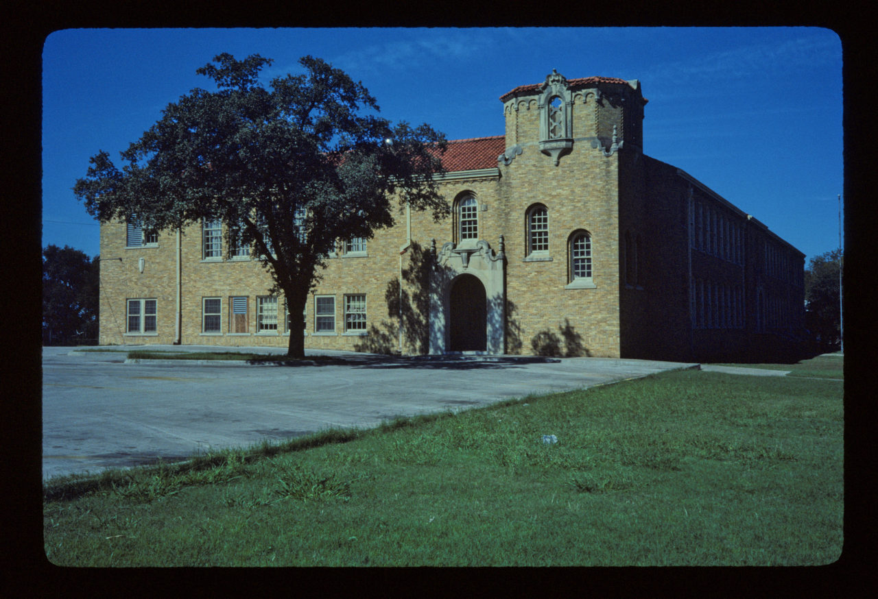 Charles E. Nash Elementary School 401 Samuels Avenue Historic Fort